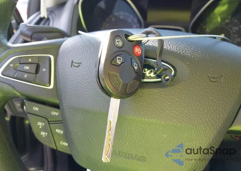 2017 Ford Focus Sel z USA, uszkodzony, nr VIN 1FADP3M25HL331456